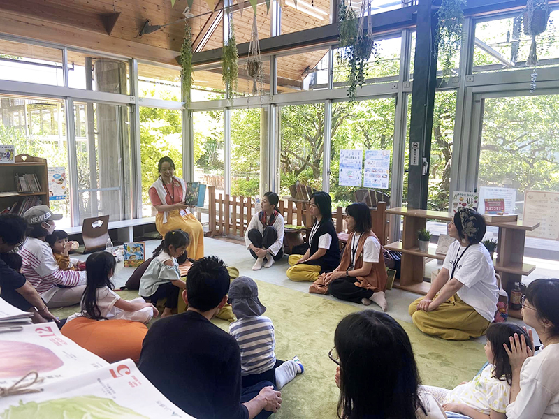 絵本の読み聞かせ